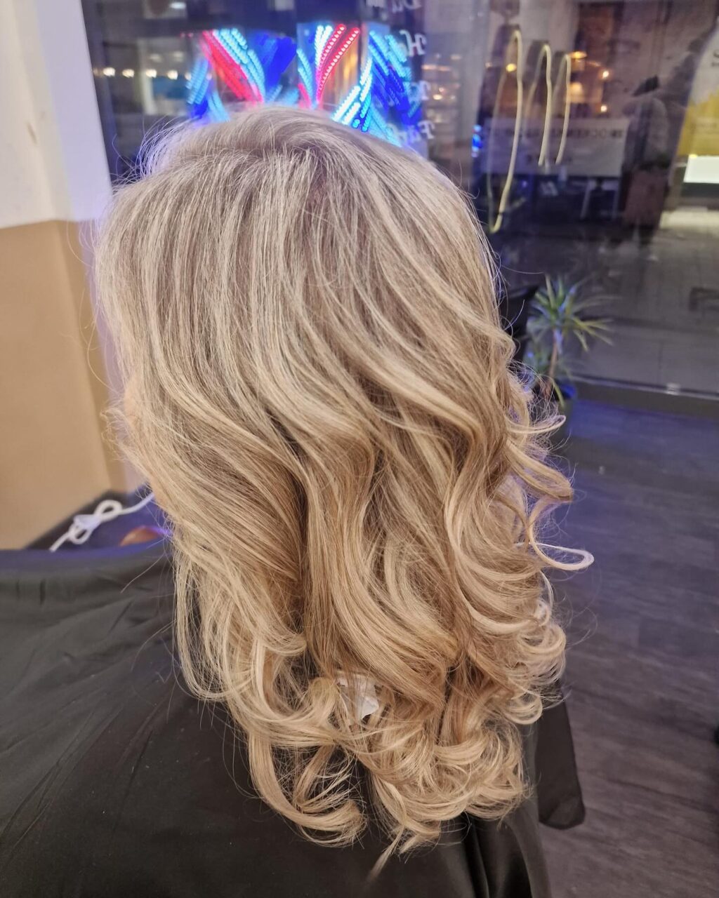 Instagram post from sherostyle2_friseur. This post is in position 0.