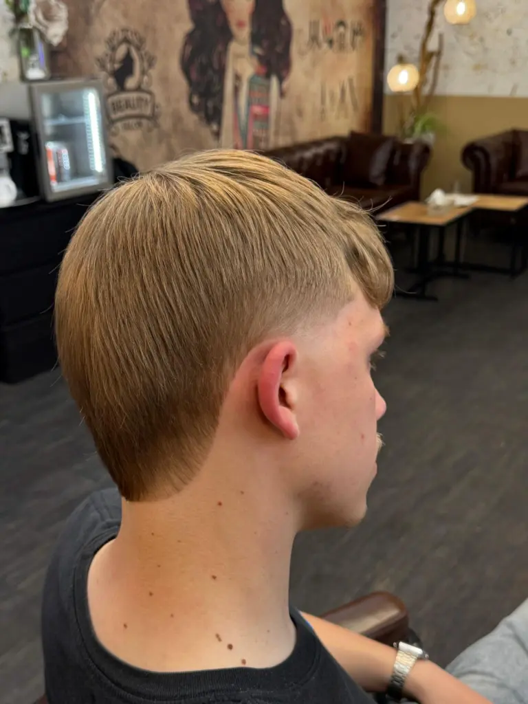 Instagram post from sherostyle2_friseur. This post is in position 2.