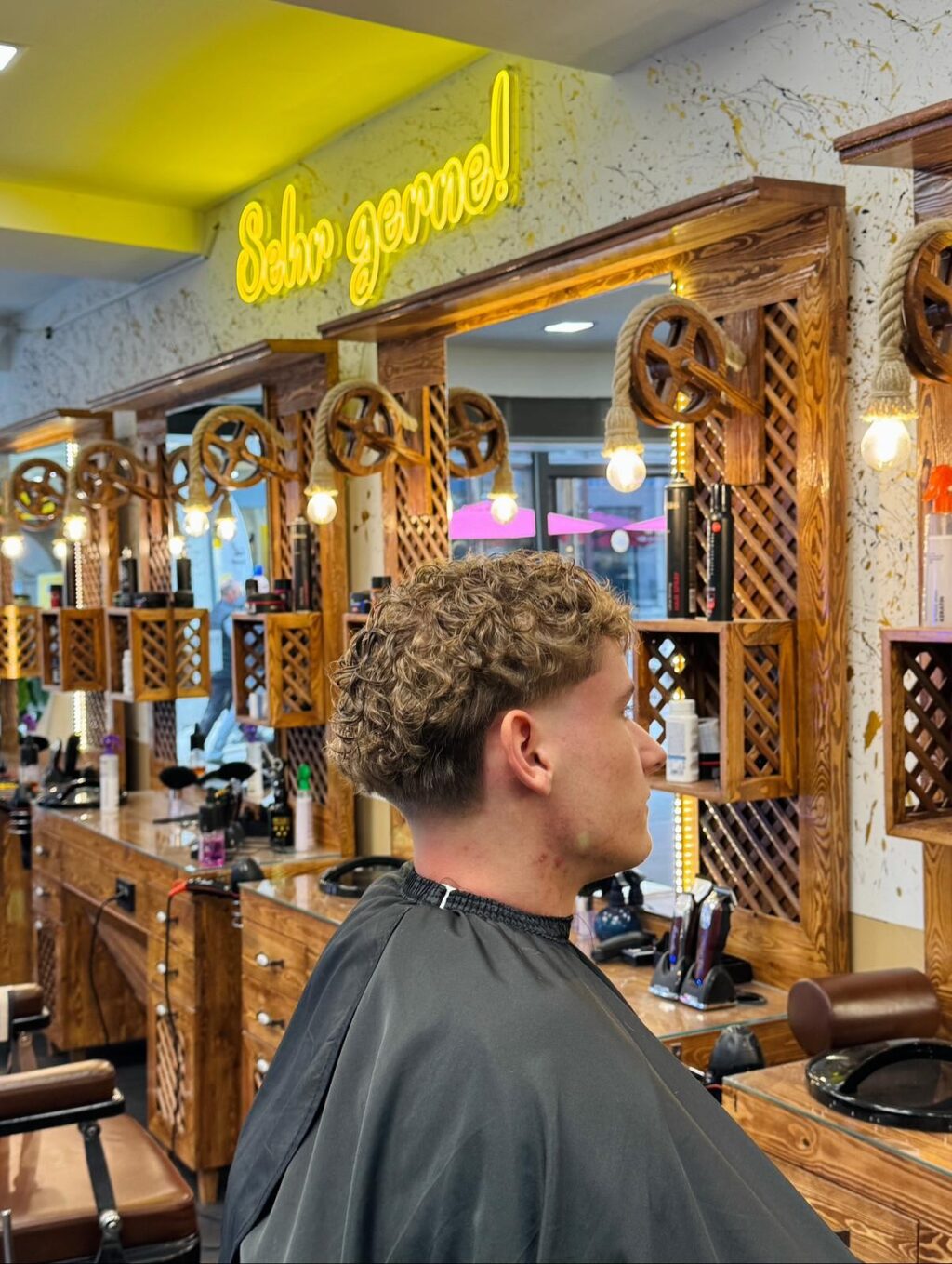 Instagram post from sherostyle2_friseur. This post is in position 0.